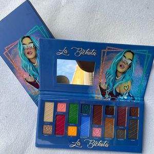 Sosbella Karol G 16 eyeshadow palette